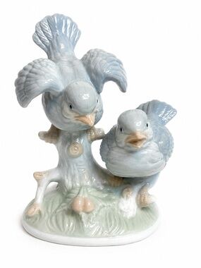 Vintage Bluebird Porcelain Figurine Two Birds on Tree Stump Unmarked